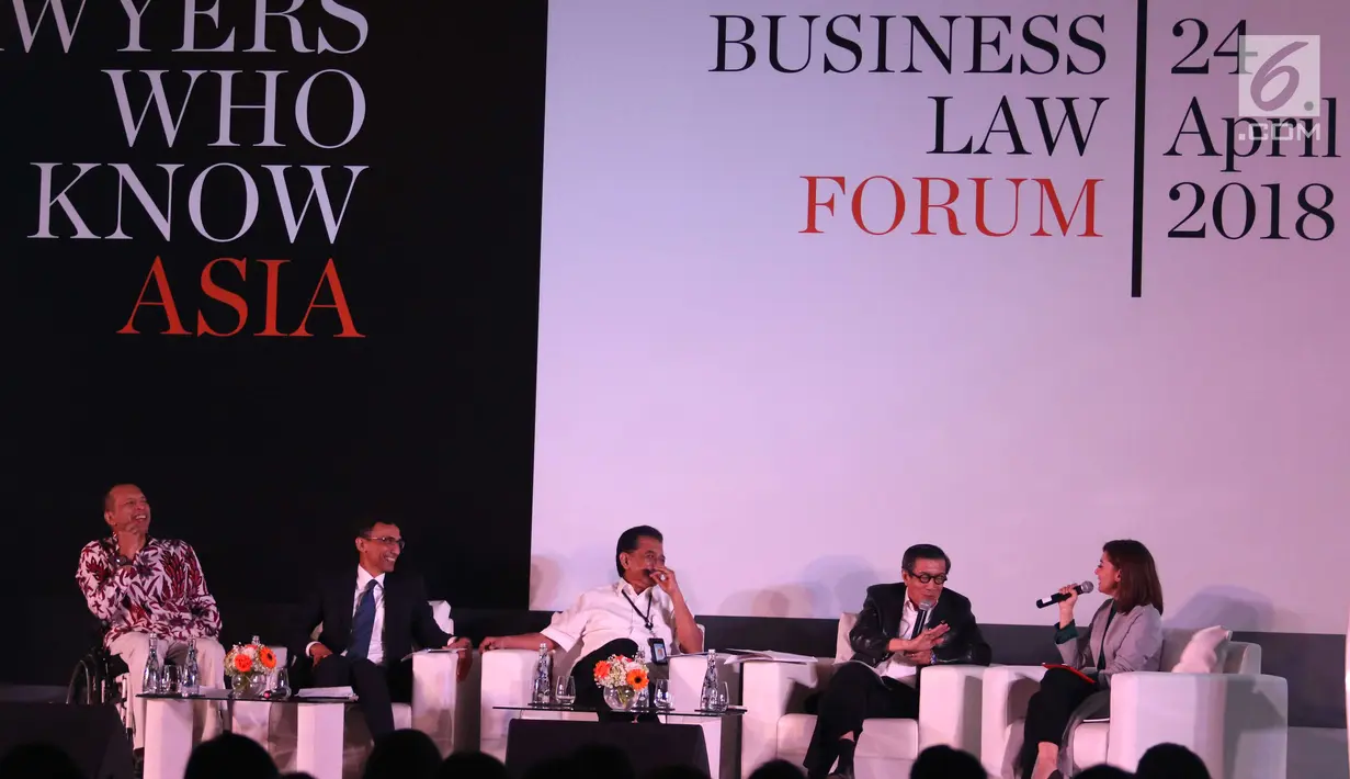 Suasana diskusi AHP Business Law Forum 2018 di Jakarta, Selasa (24/4). Diskusi ini membahas tentang penerapan hukum perdata dalam sistem peradilan di Indonesia yang dirasa jauh dari sempurna. (Liputan6.com/Angga Yuniar)