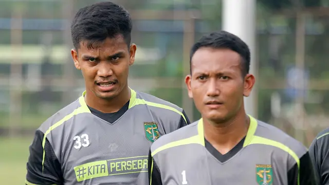 Dua kiper Persebaya Surabaya, Miswar Saputra dan Abdul Rohim.