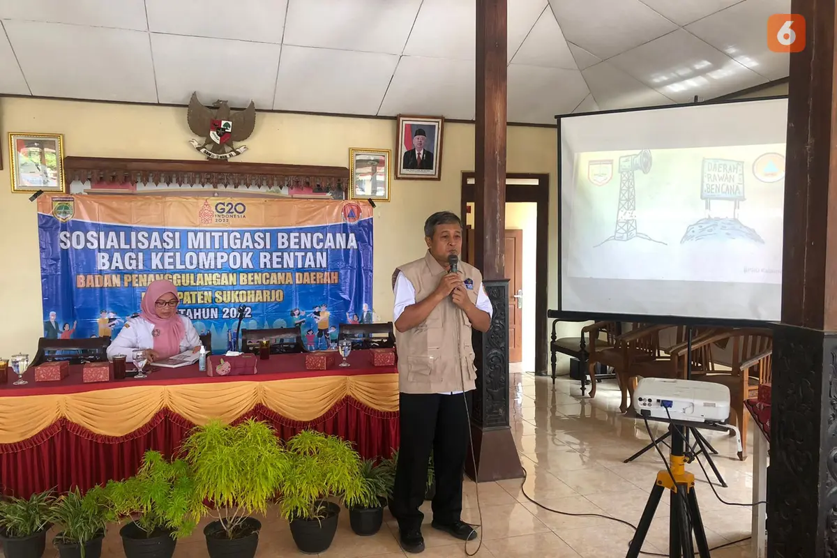 Sri Maryanto Kepala BPBD Sukoharjo Saat Melakukan Sosialisasi Kebenncanaan