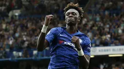 1. Tammy Abraham (Chelsea) – Pemain muda asal Inggris ini menjadi striker andalan The Blues besutan Frank Lampard. Total 7 gol sudah Ia koleksi di Premier League musim ini. (AFP/Ian Kington)