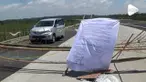 Warga di sekitar proyek jalan tol Salatiga memblokadir jalanan yang sedang dibangun.