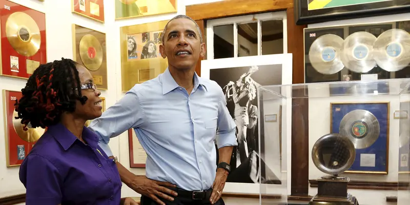 Presiden Obama Kunjungi Museum Bob Marley
