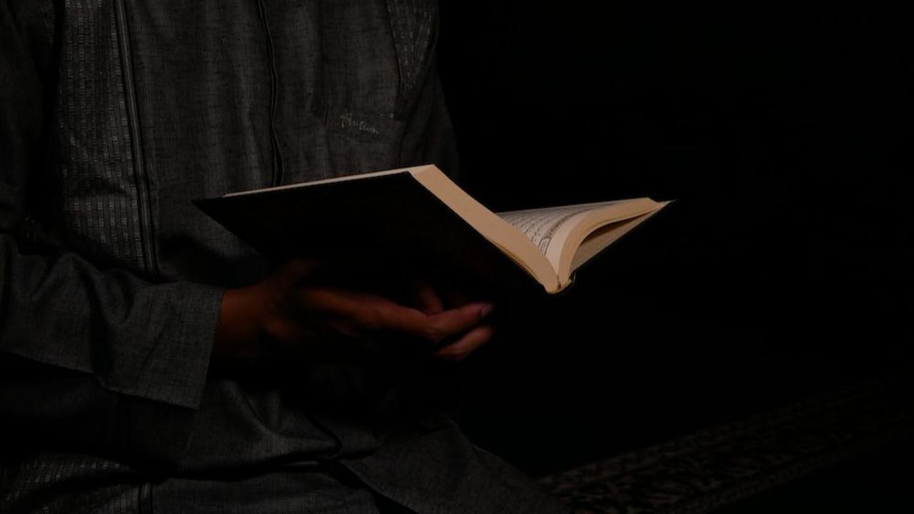 <b>Terjemahan Surat Luqman</b>