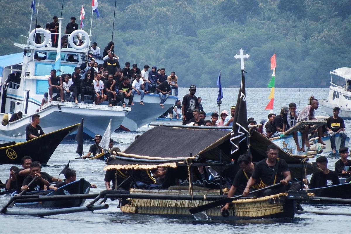 FOTO: Prosesi Laut Tuan Meninu Hidupkan Tradisi Perayaan Jumat Agung  di Larantuka