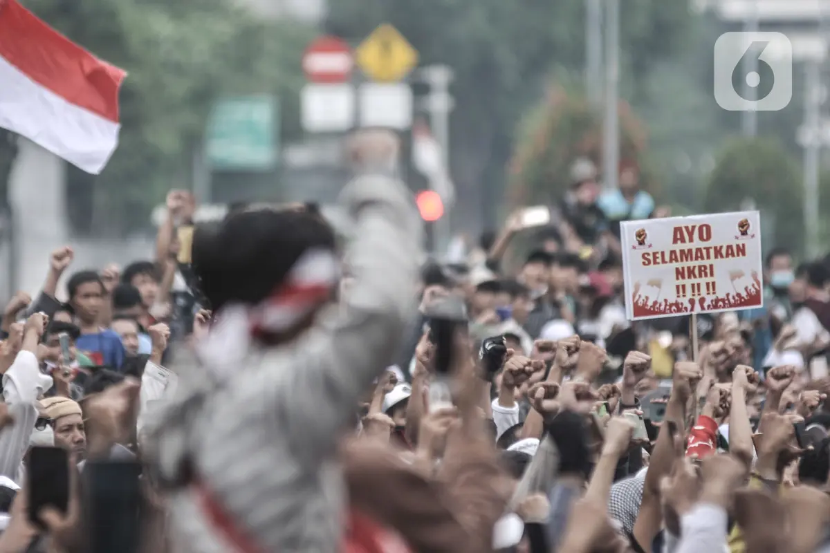 Ketika Massa Berbagai Elemen Bergabung Menolak UU Cipta Kerja