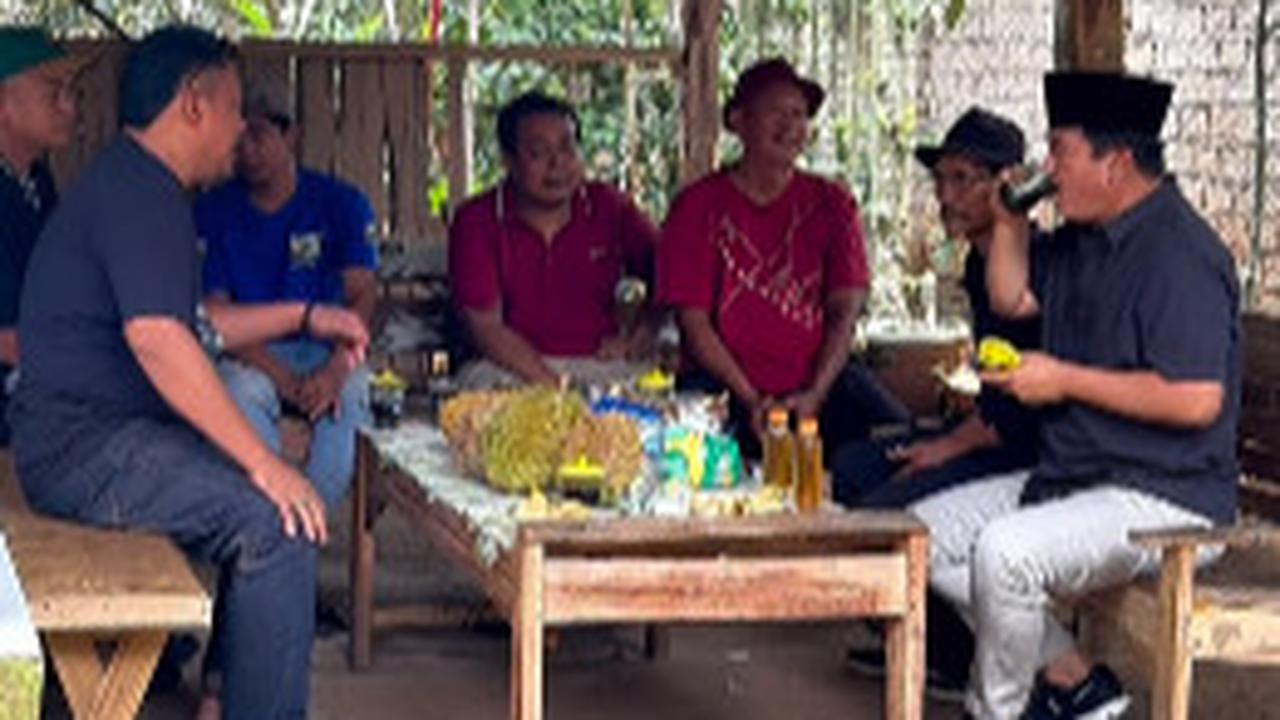Bintang 4 TNI AU Ngopi Bareng Warga di Gubuk