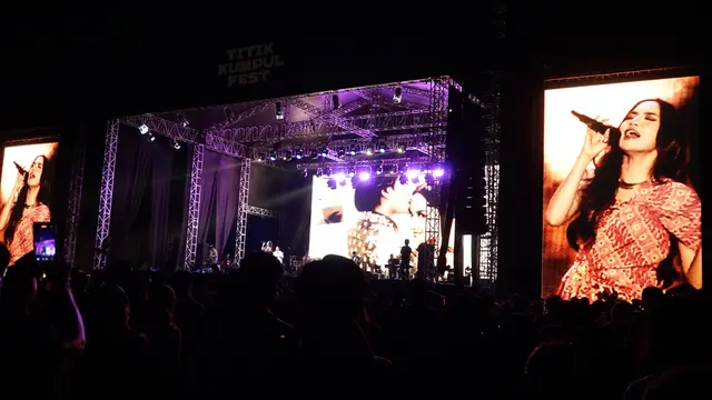 Mahalini di Panggung Titik Kumpul Fest 2024. [Foto: Lanny Kusuma/Fimela]