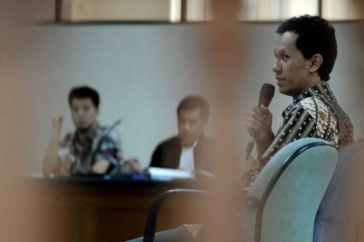 Politisi PDIP Adriansyah dan anaknya bersaksi di sidang Bos PT MMS