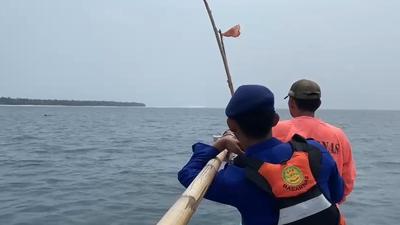 Nelayan Hilang Usai Perahu Terbalik di Labuhan Jukung Lampung