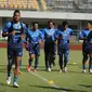 Penggawa Persib Bandung menjalani program latihan tim di Stadion Gelora Bandung Lautan Api (GBLA), Senin (7/6/2021). (Foto: MO Persib)