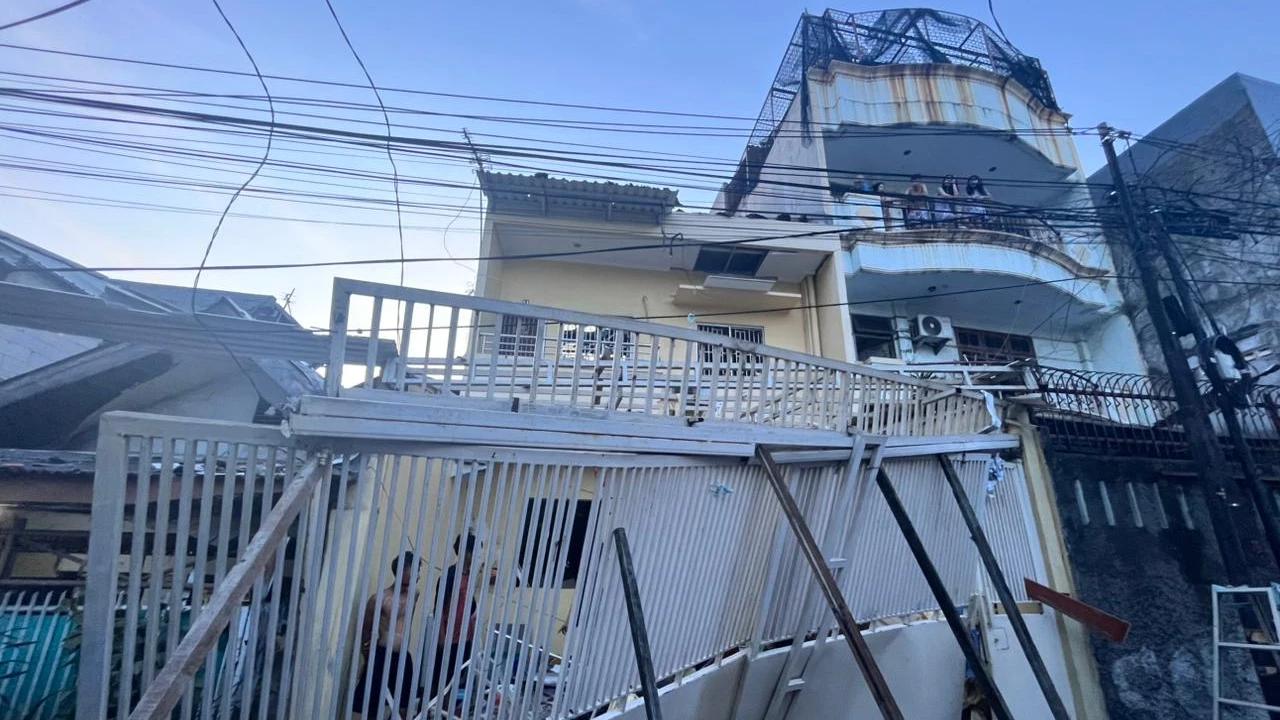 Rumah Runtuh di Jakarta Barat, Diduga Akibat Ledakan Tabung Gas