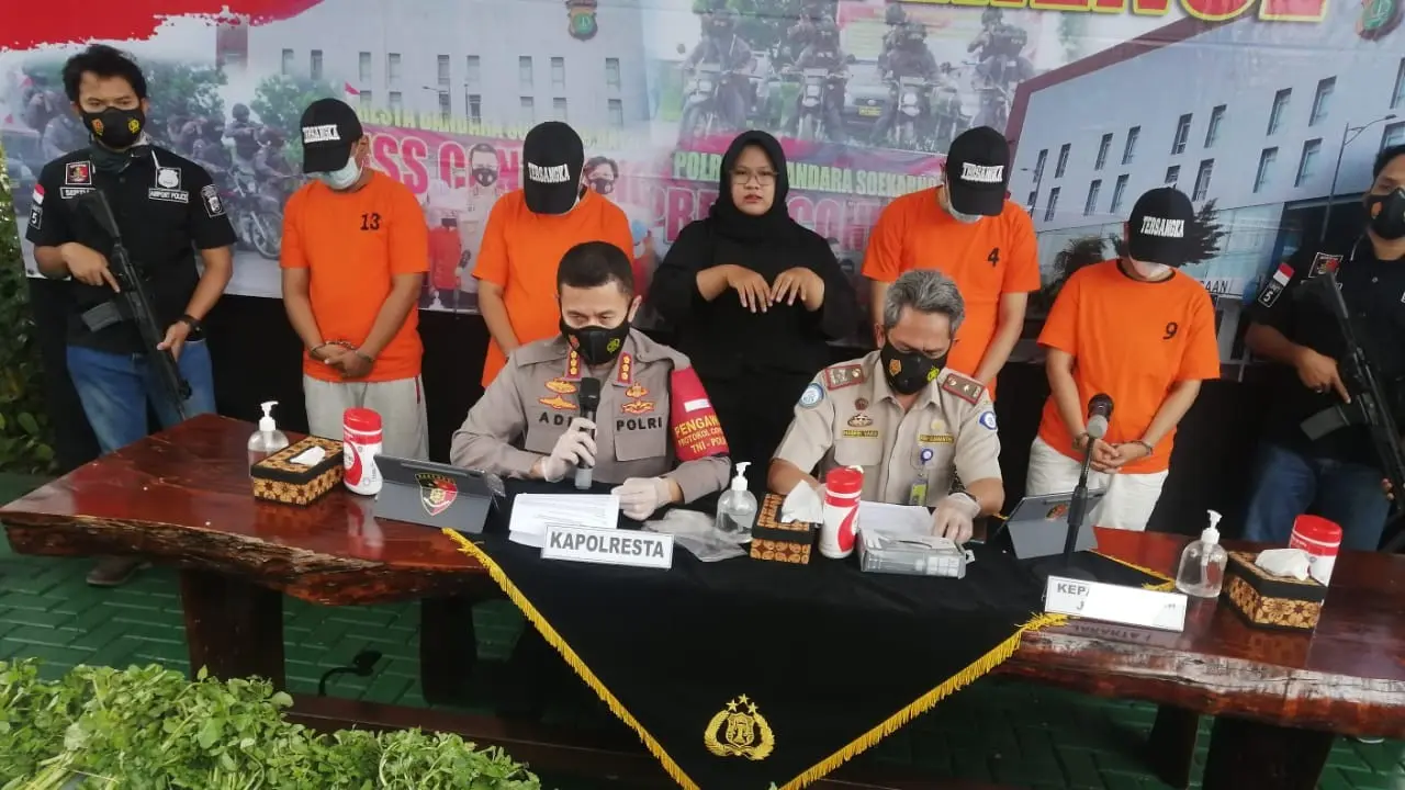 Polresta Bandara Soekarno Hatta menggagalkan penyelundupan benih lobster.