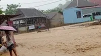 Kota Padang Diguyur Hujan Sejak Pagi, Warga Diimbau Jauhi Pinggiran Hujan