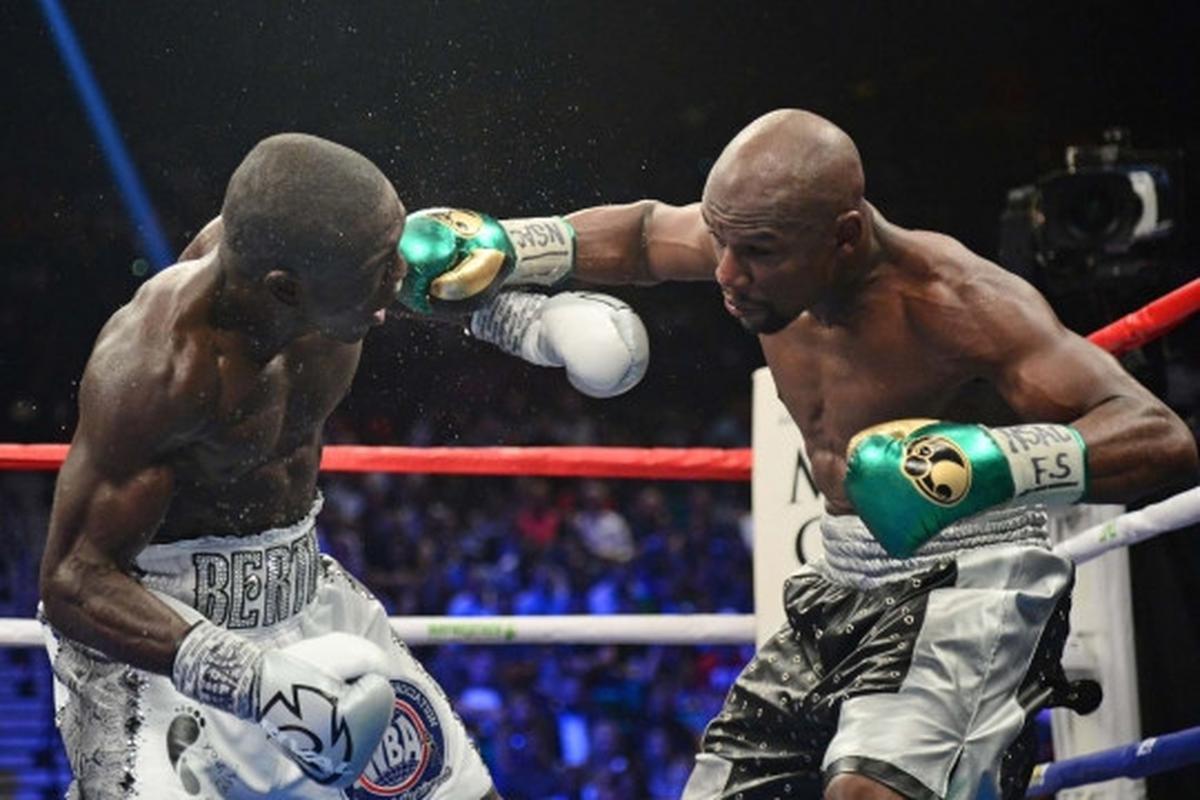 Ini pukulan-pukulan telak Mayweather di wajah Berto