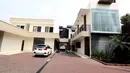 Rumah untuk Poppy Bunga dan Muhammad Fattah Riphat harus useful, artinya nyaman untuk beristirahat dan untuk bersantai juga enak karena ada taman yang indah. (Andy Masela/Bintang.com)