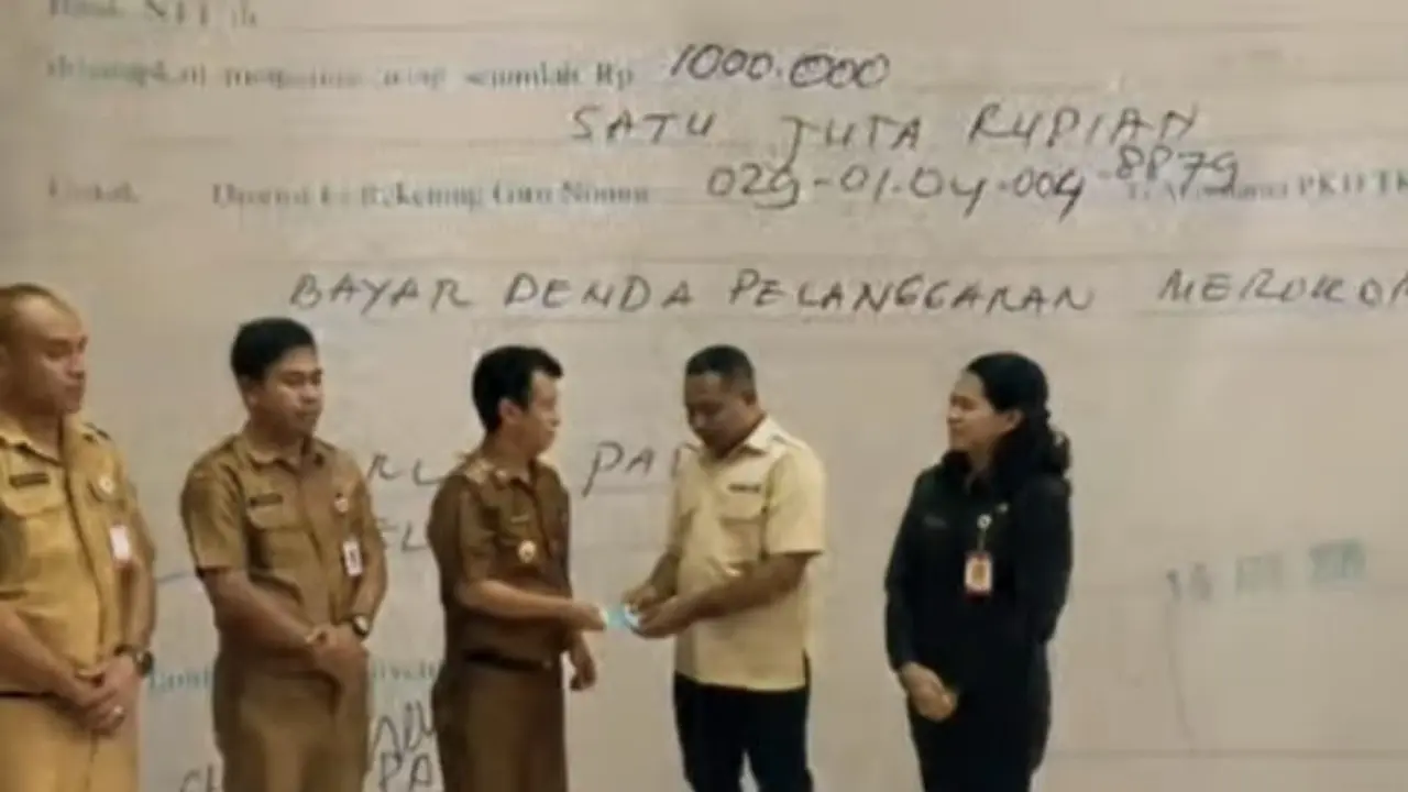 Ketahuan Merokok, ASN di Kupang Bayar Denda Rp 1 Juta