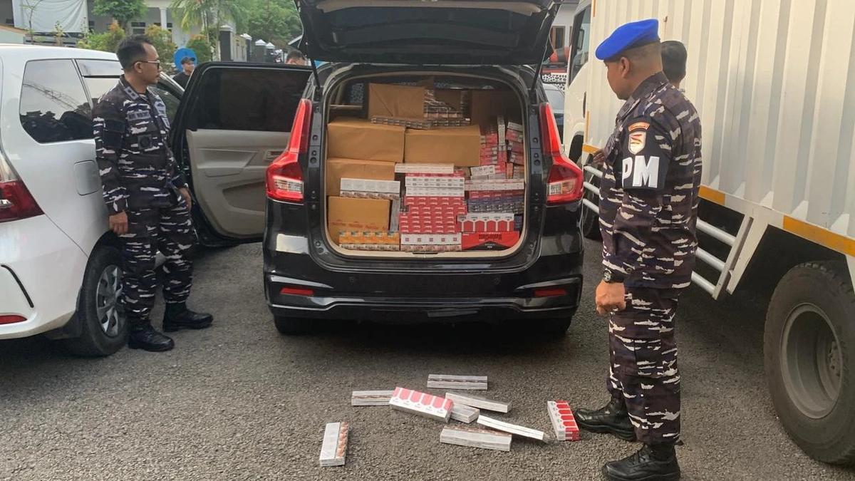 FOTO: TNI AL Gagalkan Penyelundupan Rokok Ilegal di Suramadu