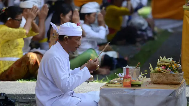 Umat Hindu Bali Rayakan Hari Suci Galungan