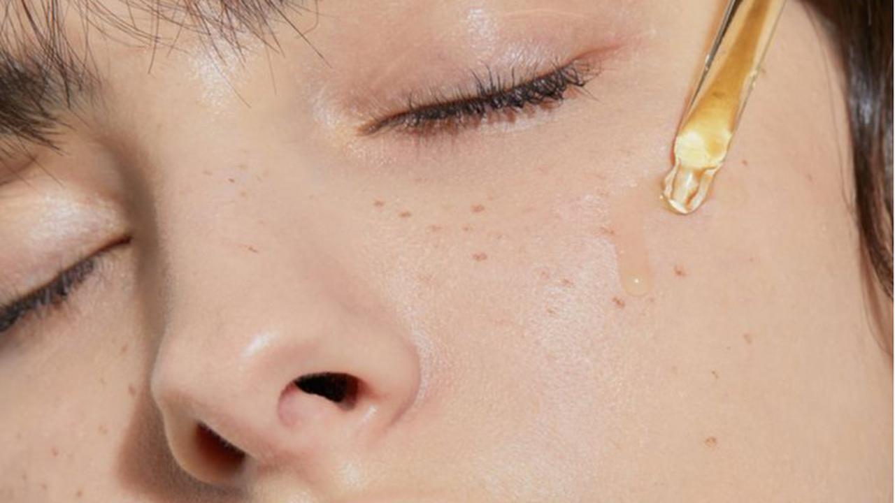 Punya Kulit Berjerawat? Simak Urutan Skincare Malam yang Paling Efektif untuk Hasil Maksimal