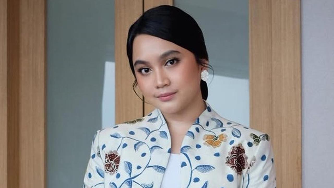 Rahasia Makeup Antimenor Ala Rachel Amanda, Cukup dengan Blush On Rp60an