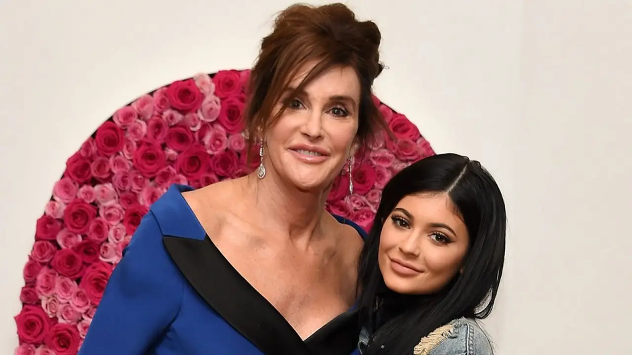 [Bintang] Kylie Jenner - Caitlyn Jenner