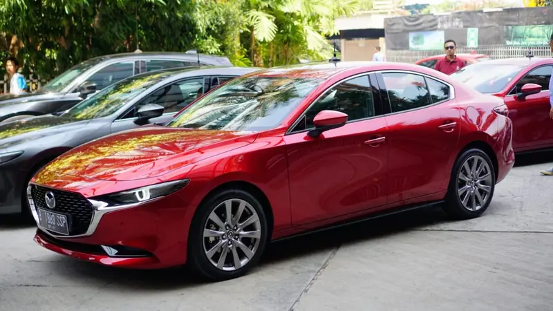 Mazda3 versi hatchback dan sedan