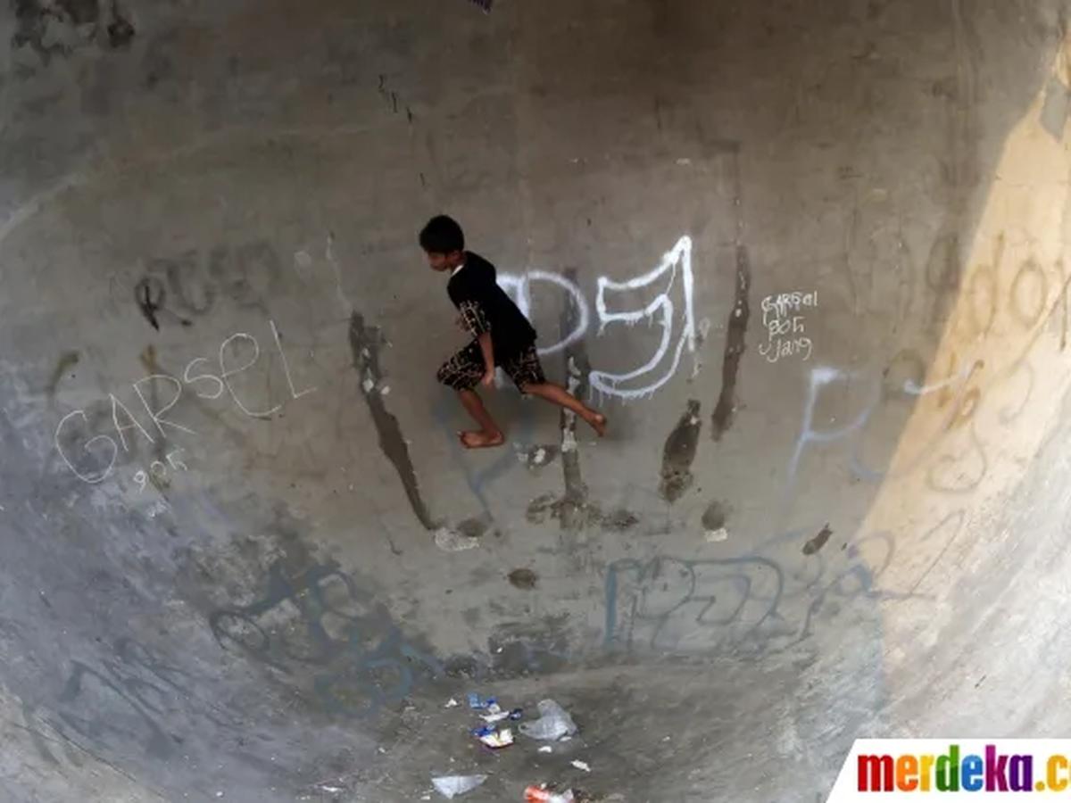 Penuh Coretan dan Sampah