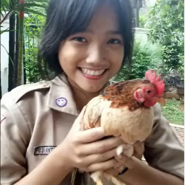 6 Potret Fuji Adik Bibi Ardiansyah saat Masa Sekolah, Bikin Pangling