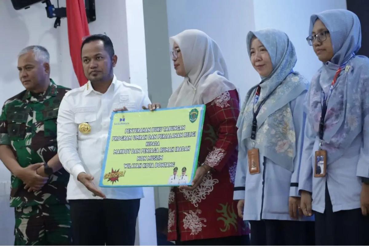 Gubernur Kaltim Harum Serahkan Program Unggulan Gratispol-Jospol di Bontang, Kutim, dan Berau