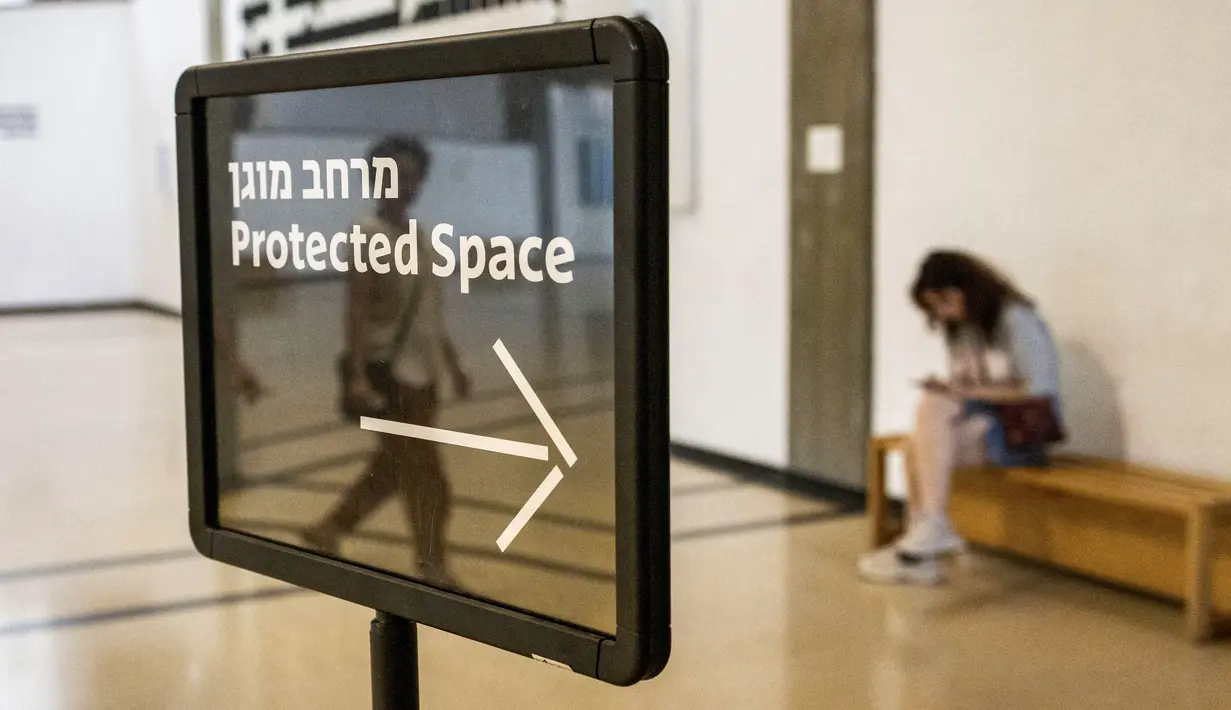 Museum di Israel terpaksa menyembunyikan sejumlah karya seni yang paling berharga setelah serangan mengejutkan Hamas pada 7 Oktober tahun lalu. (Oren ZIV / AFP)