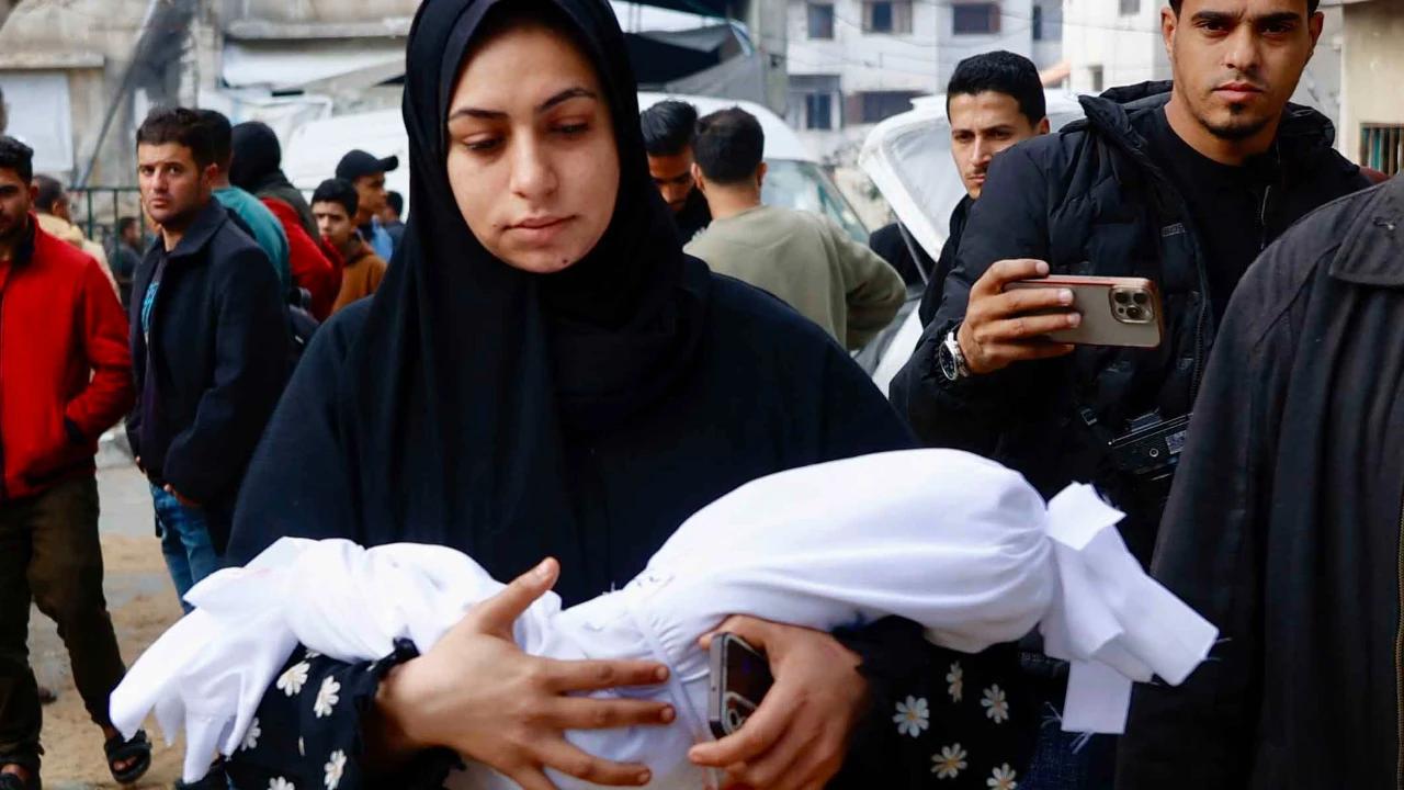 FOTO: Anak Anak Kembali Menjadi Korban Serangan Israel  di Gaza