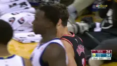 Miami Heat kalah dari Golden State Warriors dengan skor 80-97 dalam lanjutan pertandingan NBA 2017-2018.
