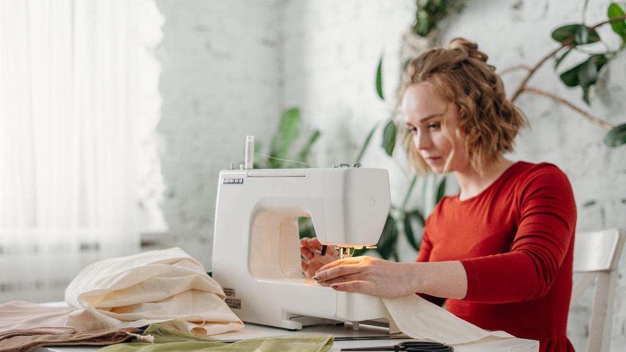 Bedanya Fast Fashion dan Slow Fashion
