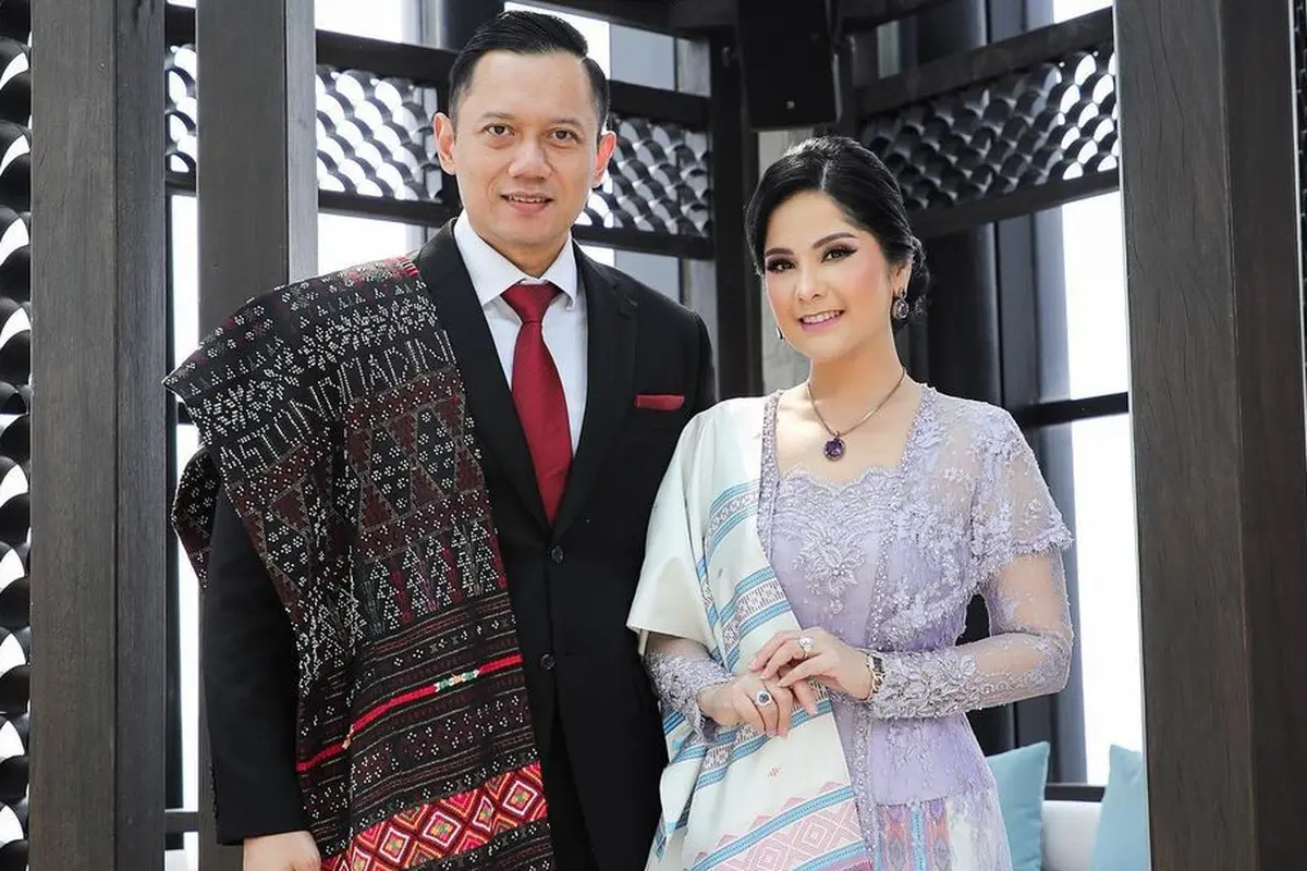 Annisa Pohan berwastra