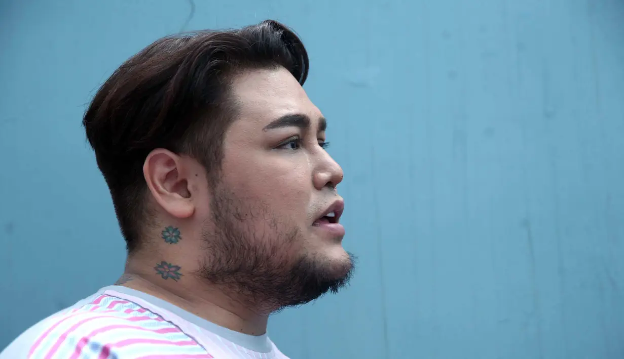 Setelah sukses dengan baju yang dikenakan Kevin Liliana di ajang Miss Internasional, Ivan Gunawan juga sedang menyiapkan baju untuk Bunga Jelita perwakilan Indonesia untuk ajang Miss Universe mendatang.  (Nurwahyunan/Bintang.com)