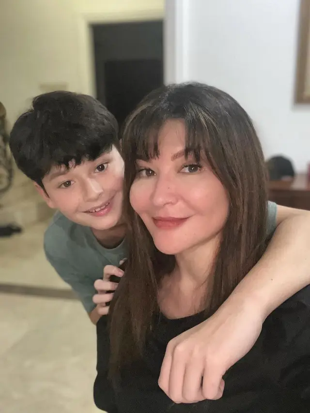 7 Potret Terbaru Tamara Bleszynski yang Kini Tampil Berponi, Makin Menawan