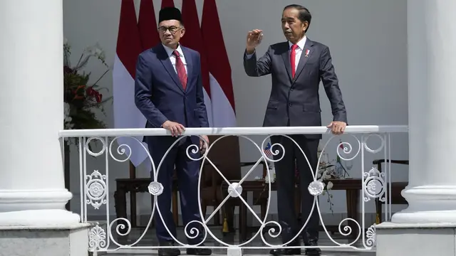 Jokowi Sambut Kedatangan PM Malaysia Anwar Ibrahim di Istana Bogor