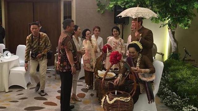 Ahok bersama Puput Nastiti Devi (Foto: Instagram/@prasetyoedimarsudi)
