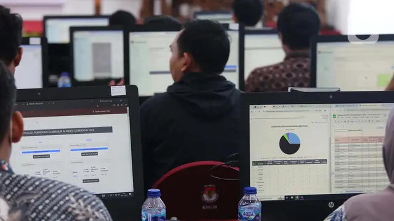 Memantau Ruang Monitoring Rekapitulasi Penghitungan Suara Pilkada Serentak 2024