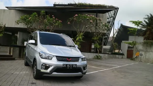 Wuling Confero S