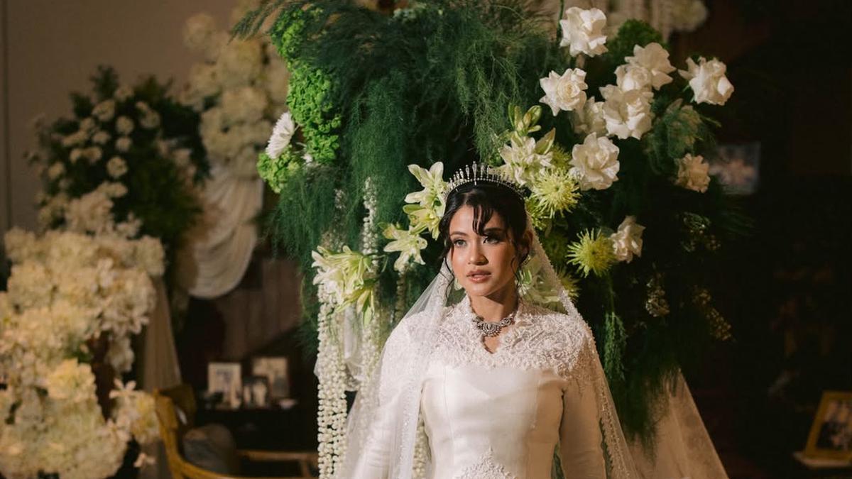 Pesona Pengantin Kerajaan Johor yang Classy dan Elegan dalam Karya Didiet Maulana