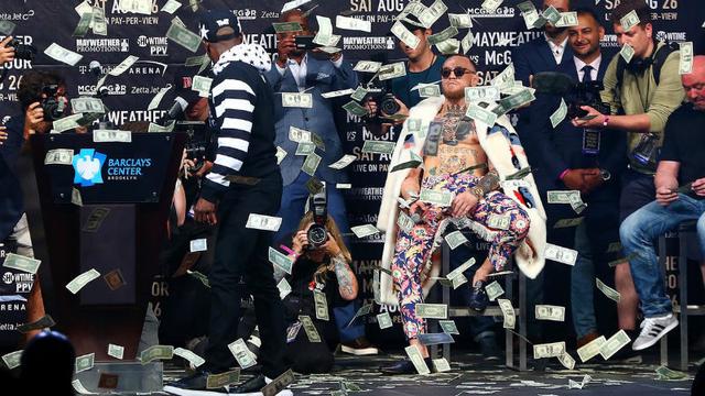 Floyd Mayweather Jr dan Conor McGregor.