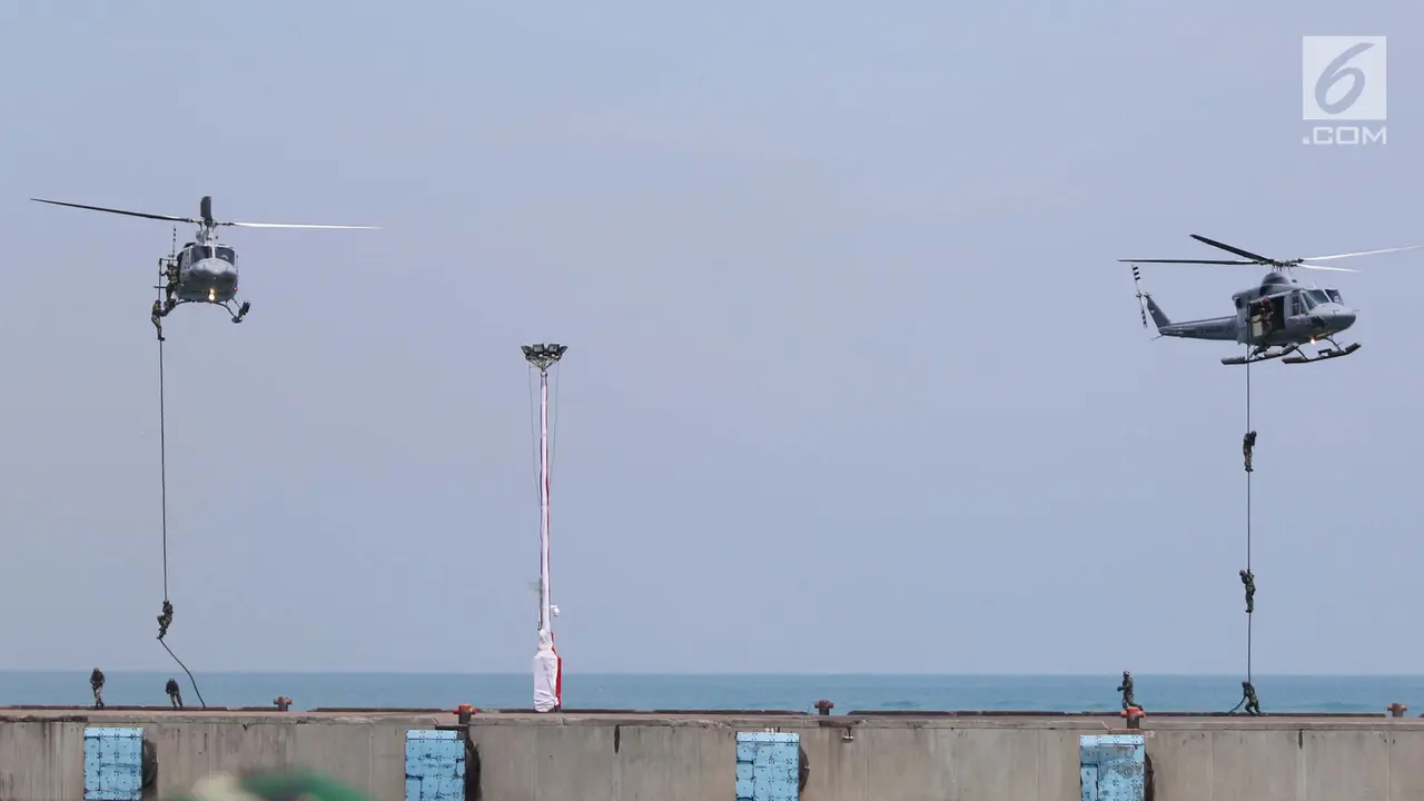 Atraksi Alat Tempur Meriahkan HUT TNI
