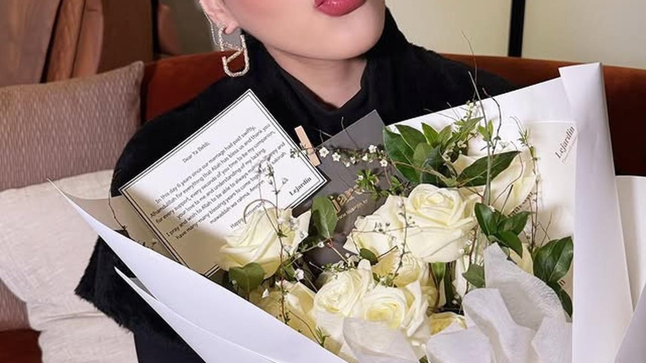 Anniversary Pernikahan, Tasya Farasya Dapat Kiriman Buket Bunga dari sang Suami Padahal Lagi di Korea: Thank You Baba Effort Juga