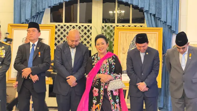 Ekspresi Titiek dan Keluarga saat Soeharto Ditetapkan jadi Pahlawan Nasional