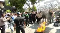 Demo di DPRD Salatiga Memanas, Mahasiswa-Aparat Saling Dorong