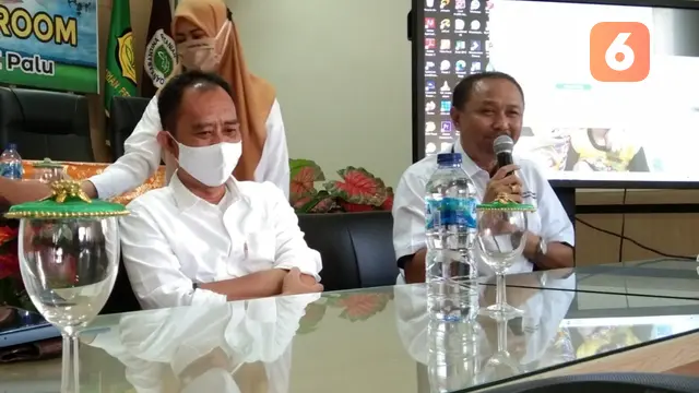 Kepala Balai Karantina Pertanian Palu, Kepala Balai Karantina Pertanian Kls II Palu, Ida Bagus Hary Soma Wijaya (kiri) bersama Staf Khusus kementerian pertanian, Erik Tamalagi