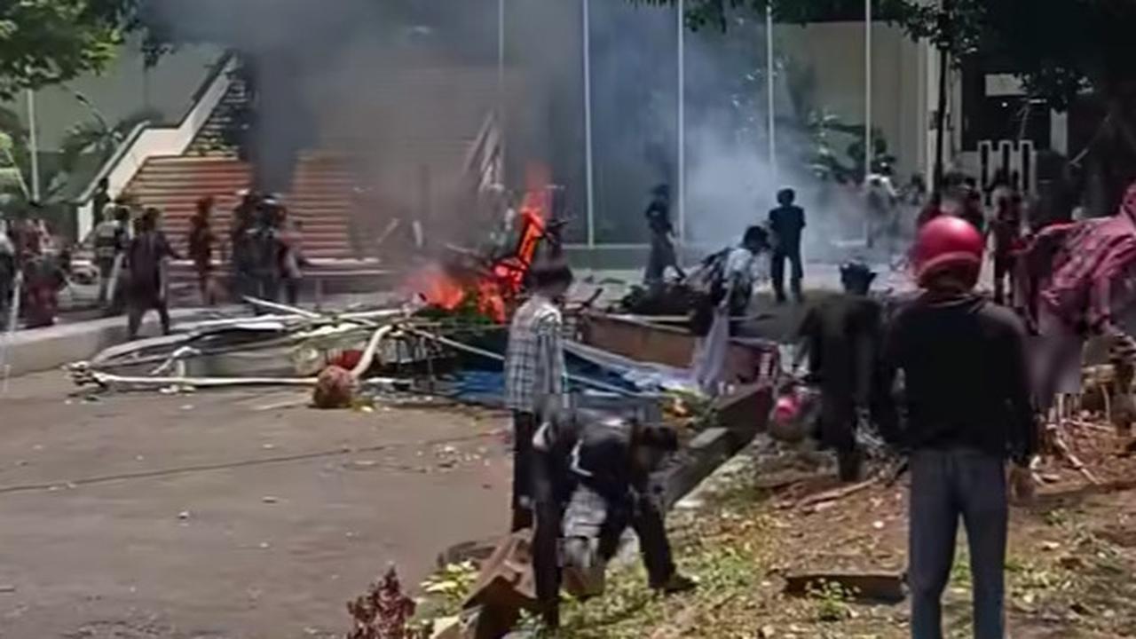 330 Orang Ditangkap saat Demo Ricuh di Polda Jateng, Ada Anak di Bawah Umur