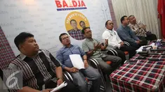 Komunitas Advokat Basuki- Djarot (Kotak Badja) menyampaikan keterangan terkait Buni Yani di Jakarta, Rabu (9/11). Kotak Badja menyatakan Buni Yani pantas dijadikan tersangka dan diproses secara hukum. (Liputan6.com/Immanuel Antonius) 