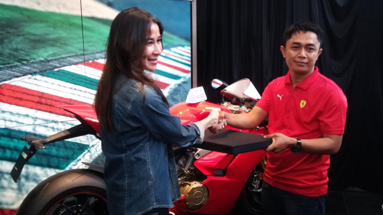 Pengusaha asal Bandung yang membeli Ducati Panigale V4S (Liputan6.com)
